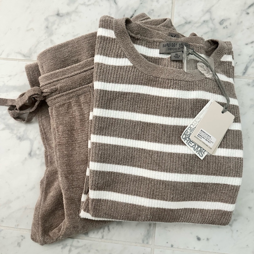 Barefoot Dreams Cozychic Ultra Lite Jogger Set (Gray-Sea Salt)